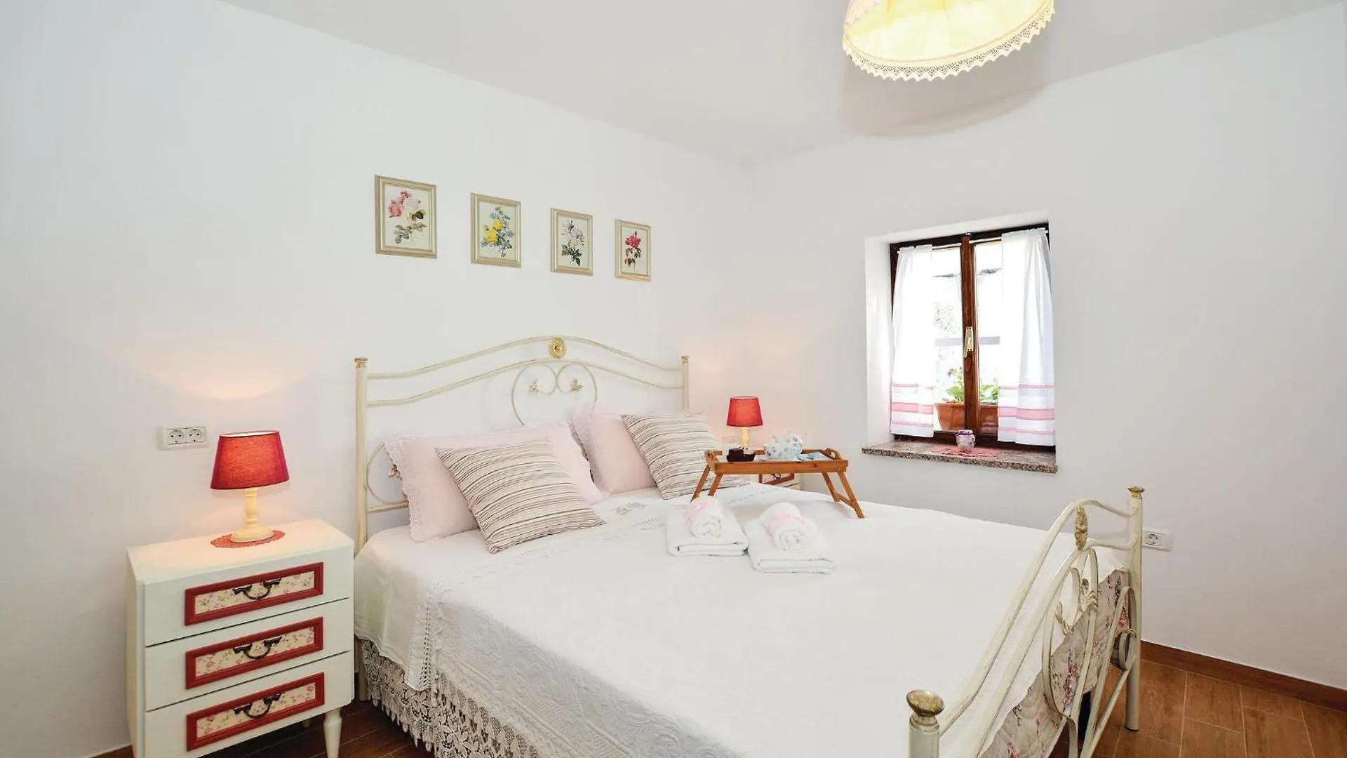 Beautiful Home In Smarje With Kitchen Krkavce